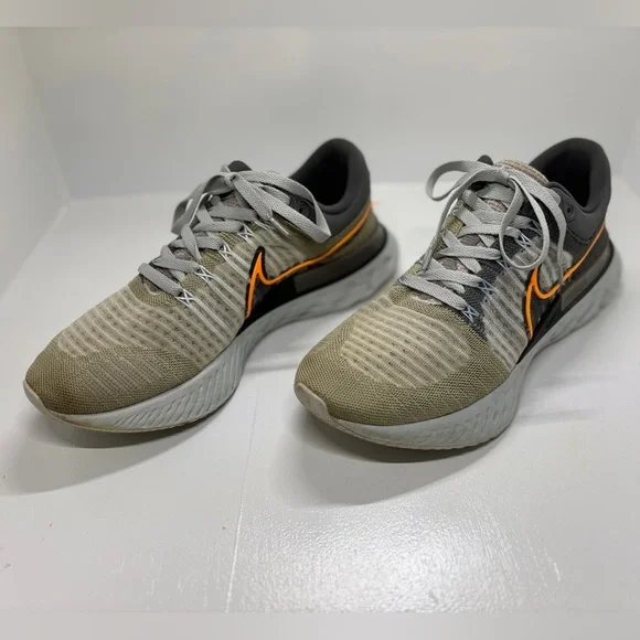 Nike React Infinity Run Flyknit 2 Men’s Size 11 Light Bone/Gray Running Shoes - Picture 2 of 11